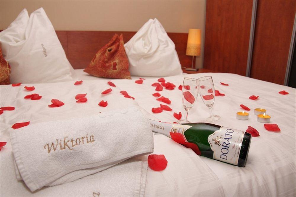 Hotel Wiktoria シクラルスカ・ポレンバ エクステリア 写真
