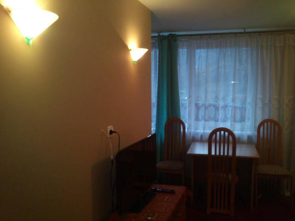 Hotel Wiktoria シクラルスカ・ポレンバ エクステリア 写真